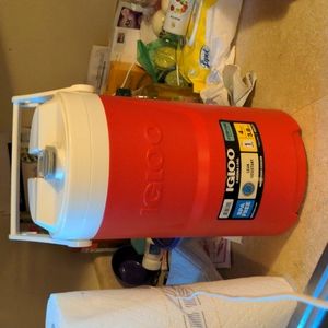 Igloo 4 quart 1 gallon thermos